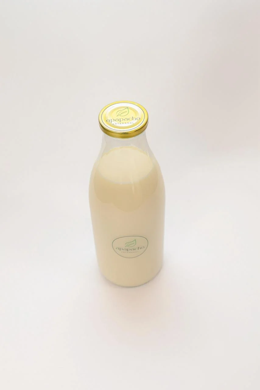 Leche de Almendra Natural Apapacho en botella de vidrio